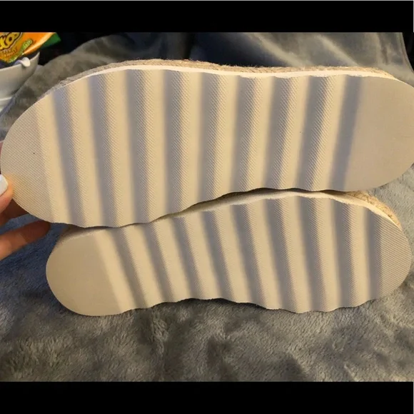 Frye Lula Bow Sandal - Picture 4 of 4